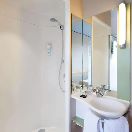 Ibis Budget Hotel *
